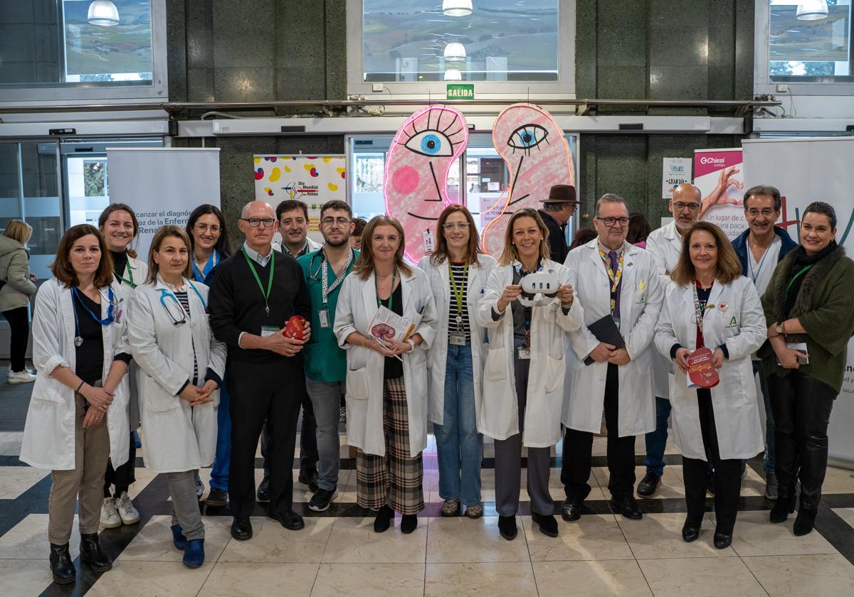 Sanitarios y pacientes muestran la gafa virtual