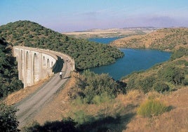 Castilla-La Mancha pide al Gobierno que «no se le ocurra» vender agua del Tajo a una empresa que abastece a regantes de Almería