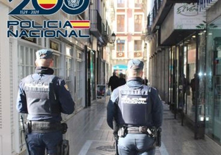 Rapta a un menor para viajar en el metro de Granada hasta un cajero y robarle 60 euros