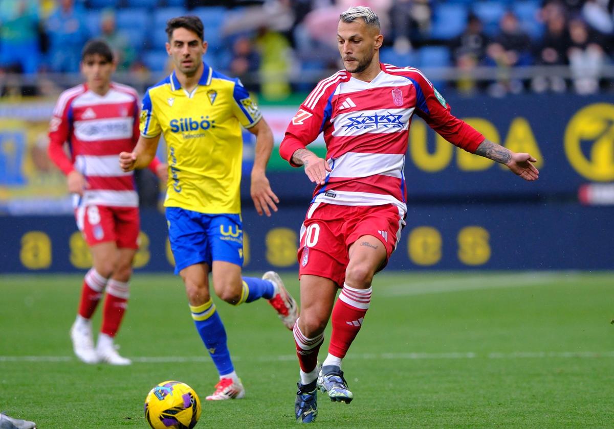 Stoichkov sigue irreconocible