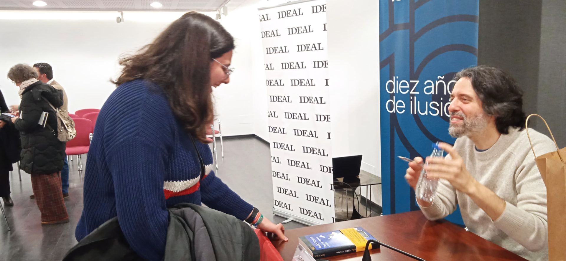 Andrés Neuman encandila con su prosa sobre María Moliner