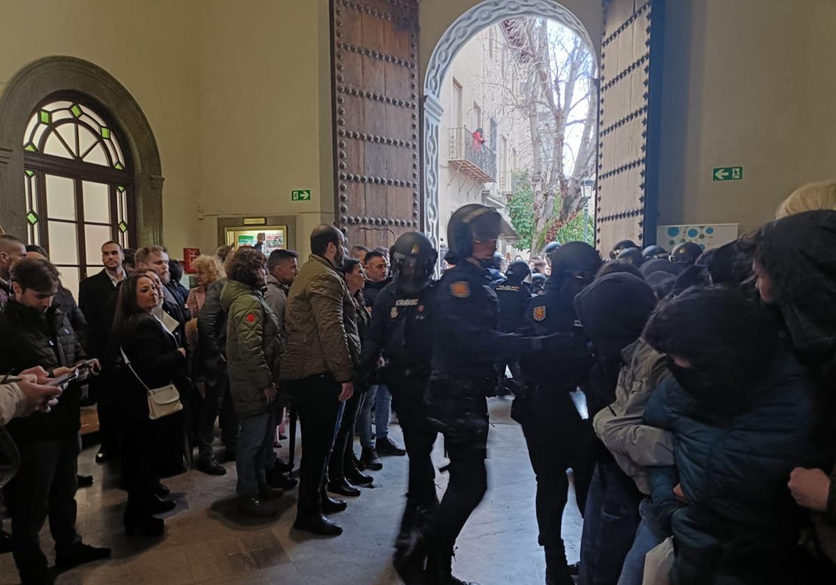 Tensión este lunes en la Facultad de Derecho.
