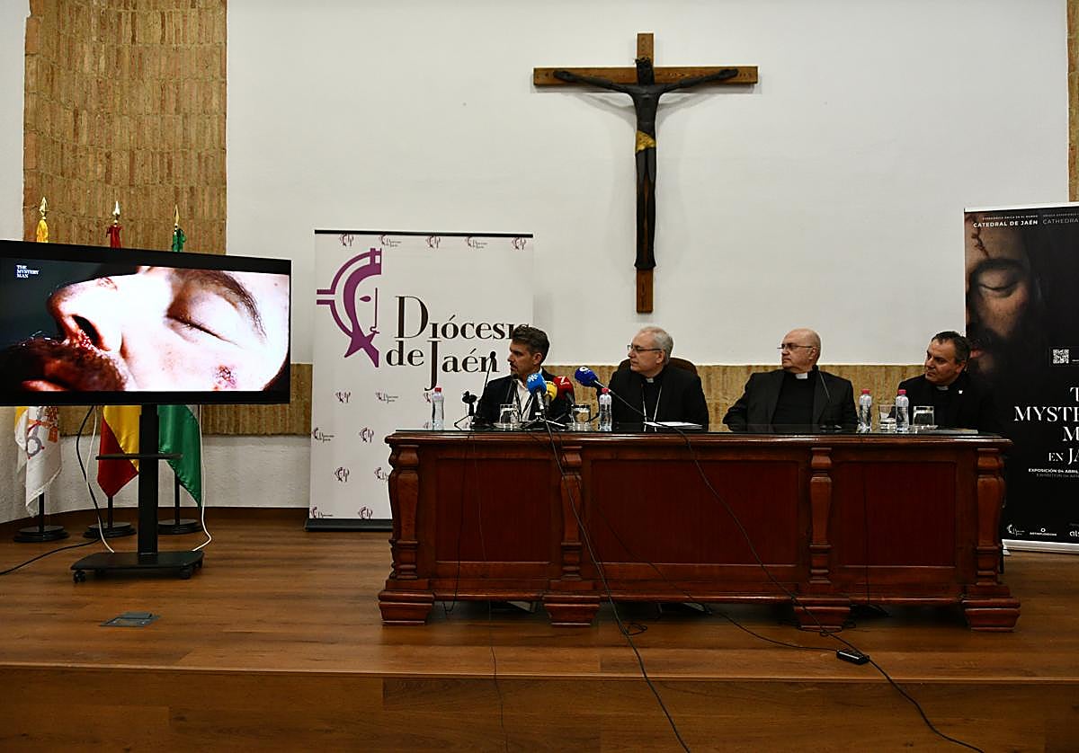 Sebastián Chico Martínez, Francisco Juan Martínez Rojas y Francisco Cañizares en la presentación de la muestra