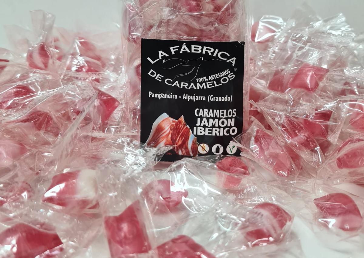 Imagen secundaria 1 - Los caramelos de Granada con sabor a jamón, queso y vino: «La gente alucina»