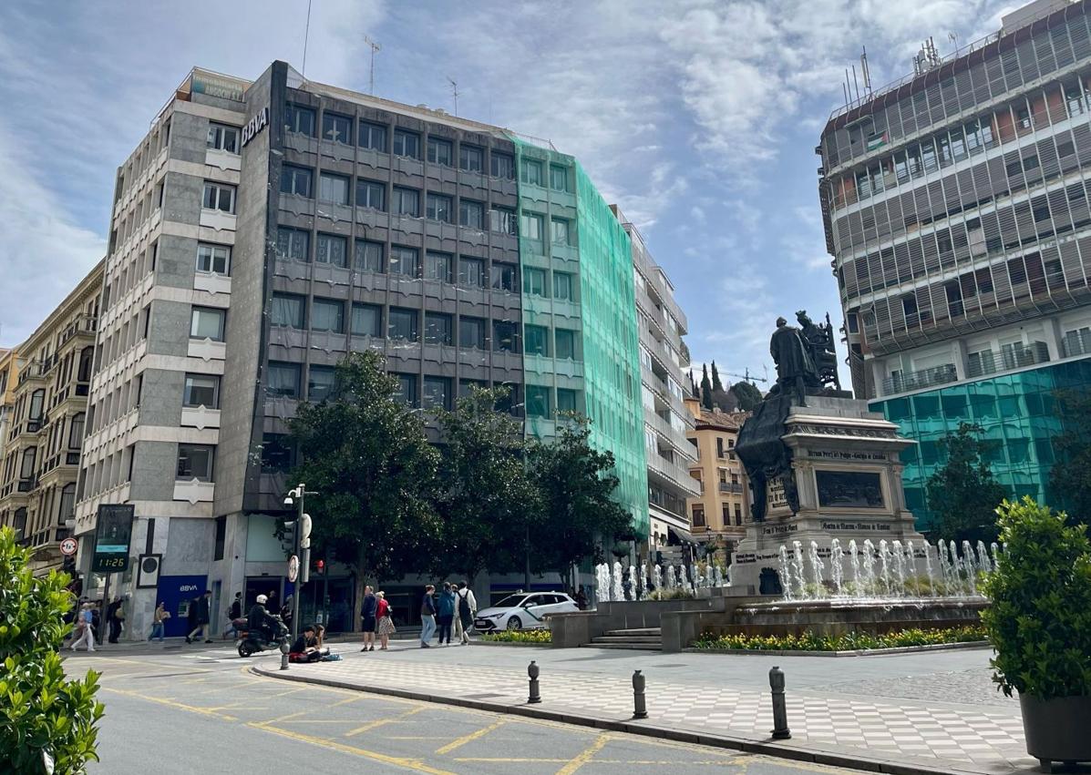 Imagen secundaria 1 - Obras y lonas por Reyes Católicos. 