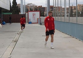 Kamil Józwiak sale a entrenar con el grupo este jueves.