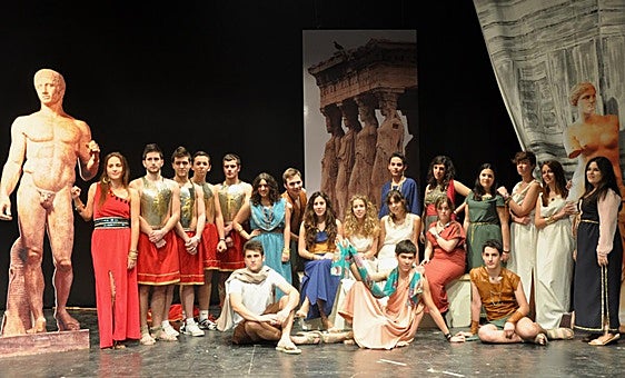 'Lysístrata', elenco de actores de La Criba en Peal de Becerro