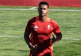 Loïc Williams corre en solitario durante un entrenamiento anterior en su puesta a punto.