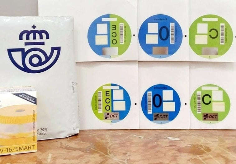 Correos dispara un 418% la venta de etiquetas para la ZBE en Granada