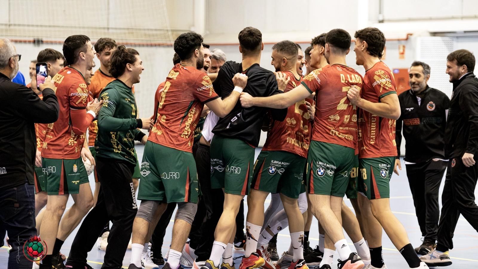 Alegría del Mlg Ciudad de Granada tras un triunfo clave para la permanencia.