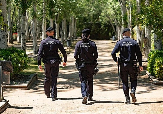 Agentes de la Policía Local de Granada.