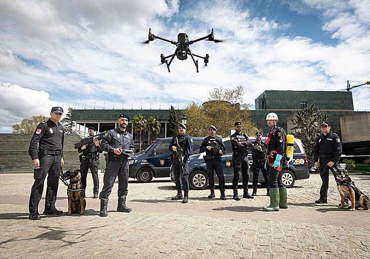 Representantes de varias unidades de Policía Nacional que están presentes estos días.