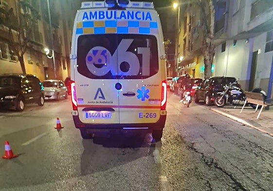 Ambulancia en el lulgar de los hechos.