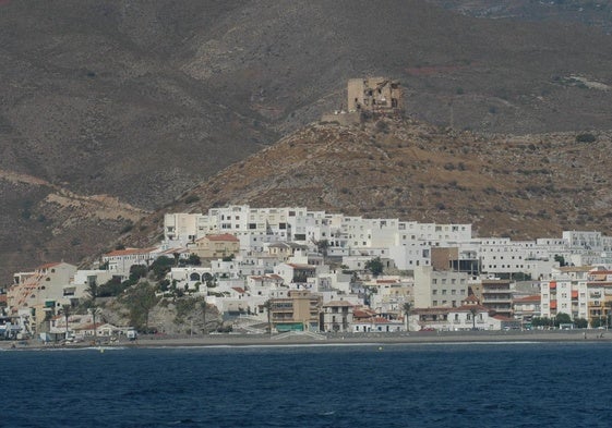 El piso que se vende en la Costa de Granada por solo 47.000 euros