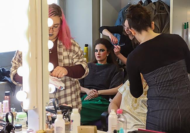 La soprano Rocío Faus, en la peluquería.