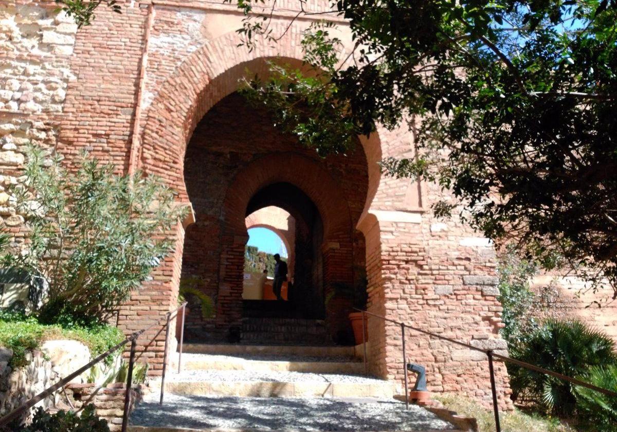 Las obras para restaurar la torre de la justicia de la alcazaba salen a licitación por 256. 000 euros | ideal