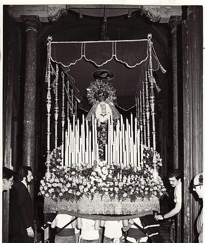Imagen secundaria 2 - Costaleros de Granada en los 80