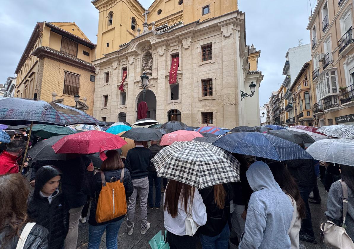 Las dudas con el tiempo para el domingo de ramos en granada: 100% de probabilidad pero tormentas | ideal