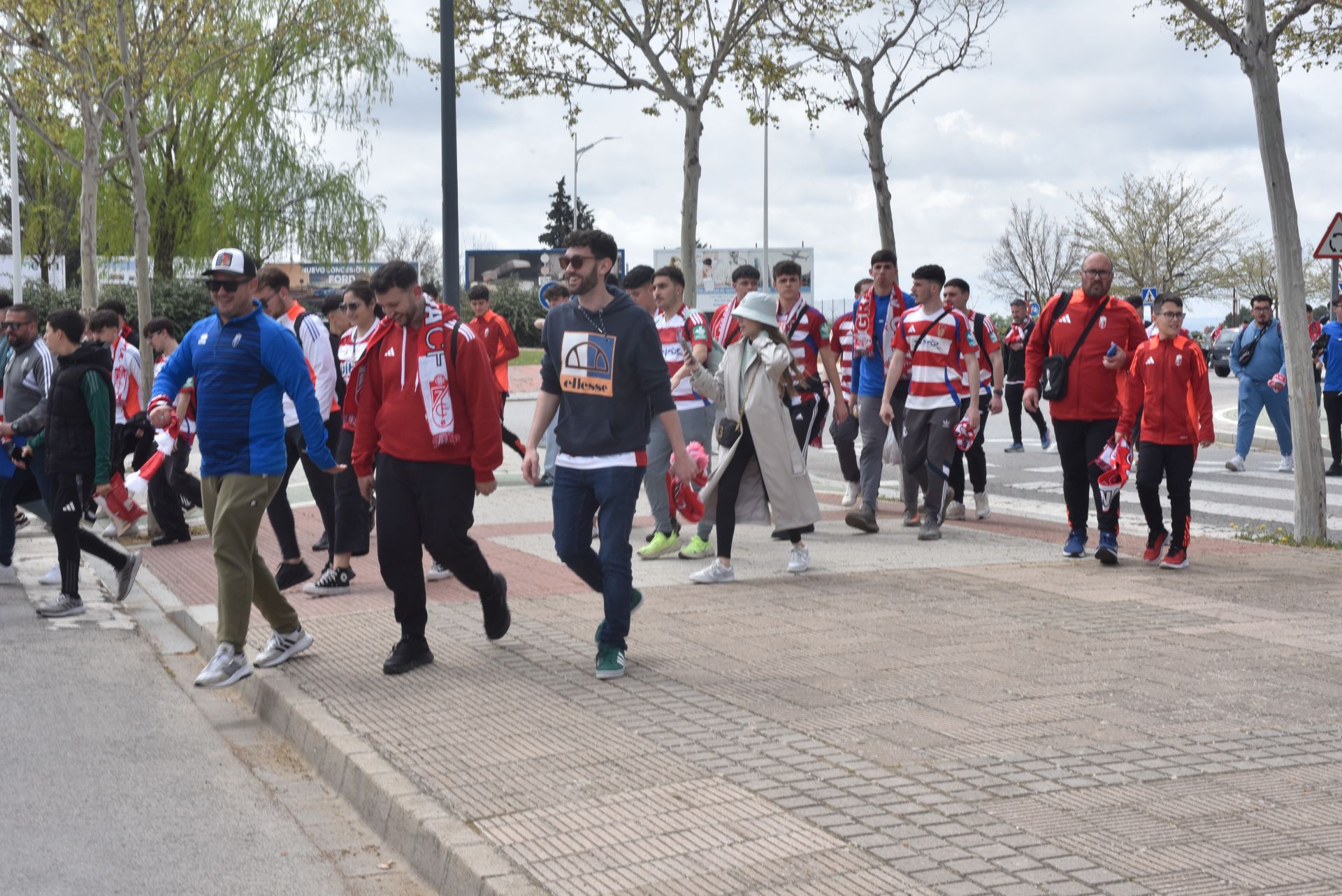 Encuéntrate entre la afición del Granada desplazada a Albacete