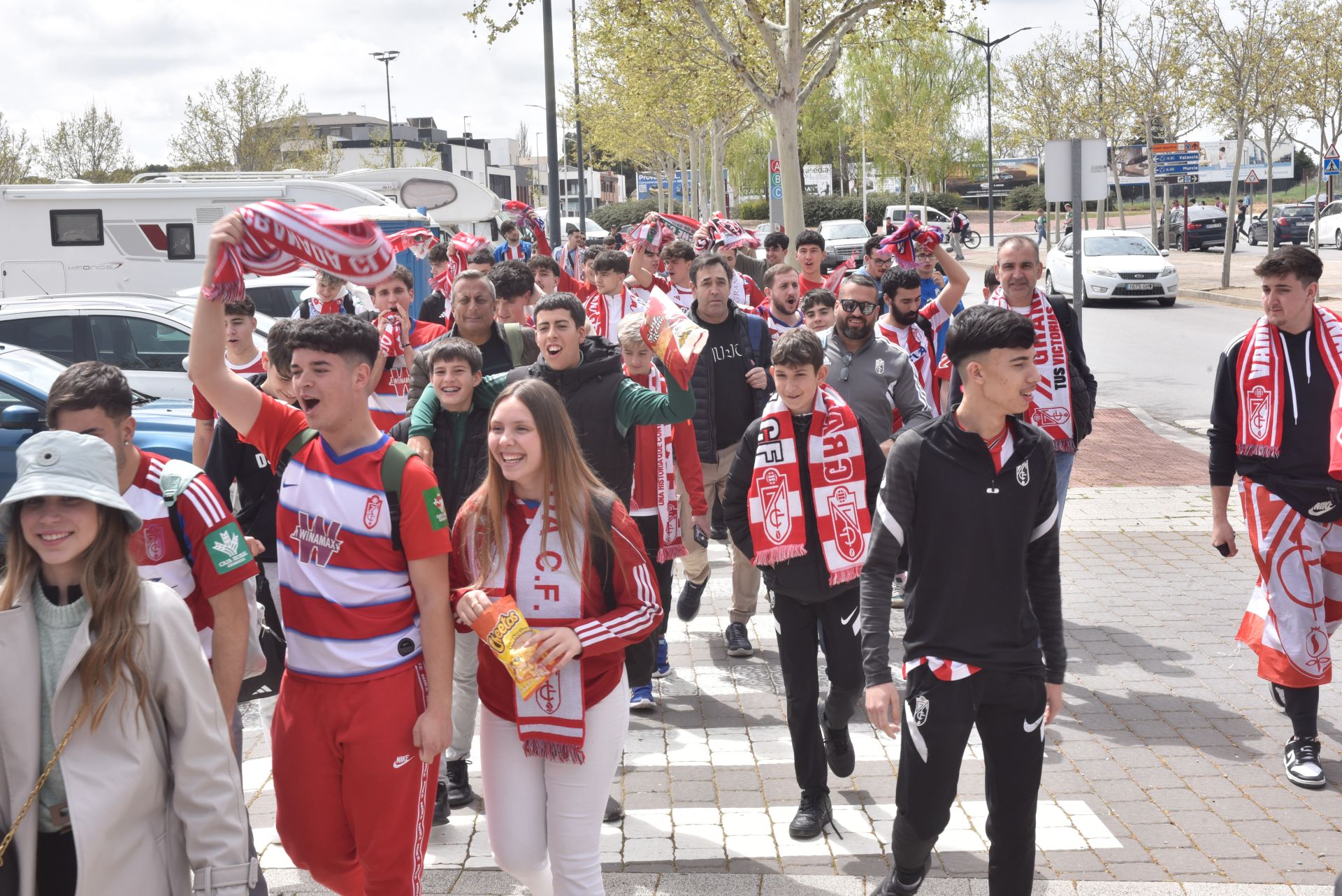 Encuéntrate entre la afición del Granada desplazada a Albacete