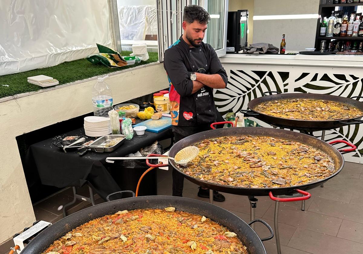 Imagen principal - Las Fallas llegan a Granada con paellas gigantes y mascletá benéficas