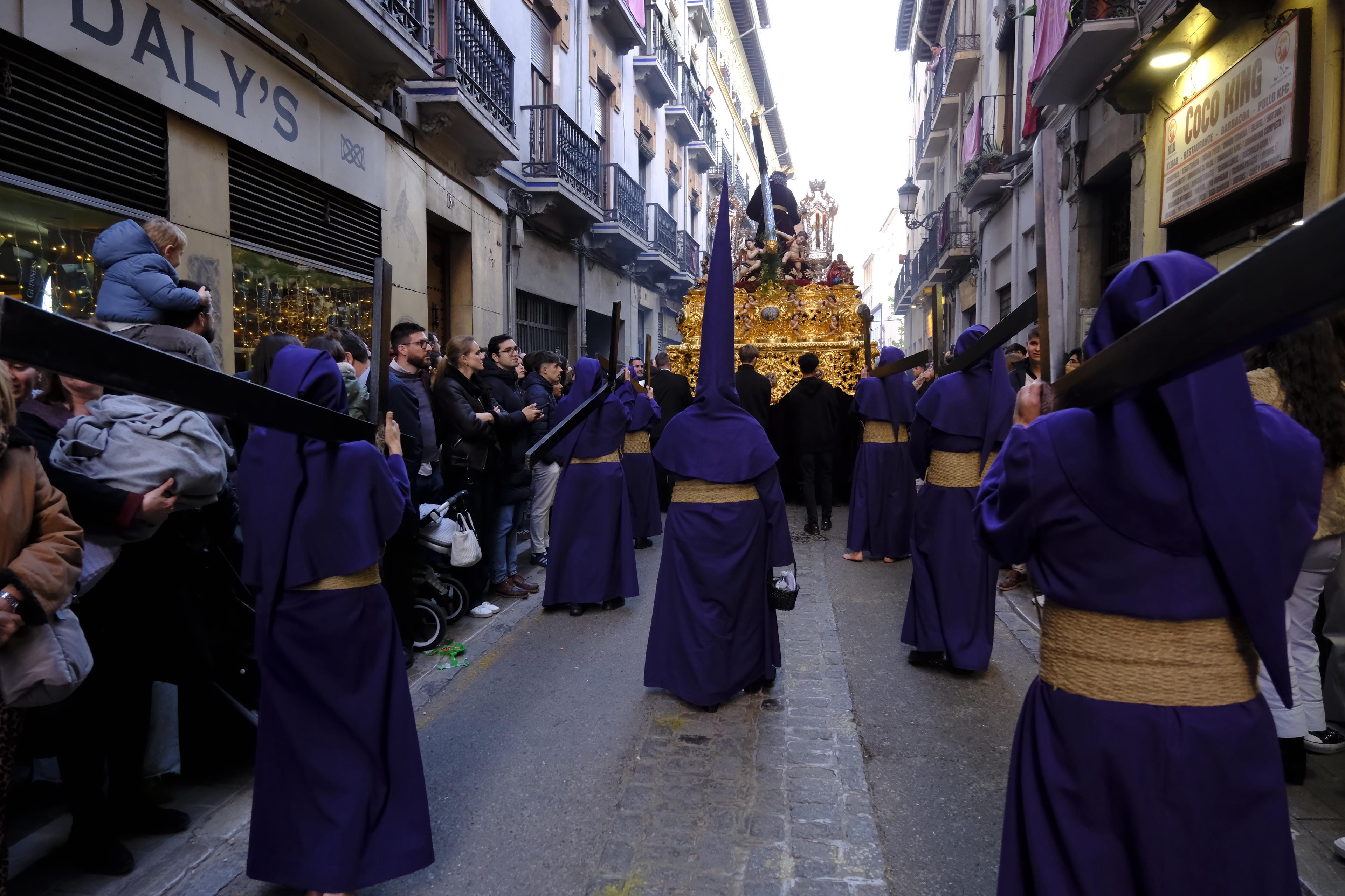 Las imágenes más llamativas y esperadas del Miércoles Santo en Granada
