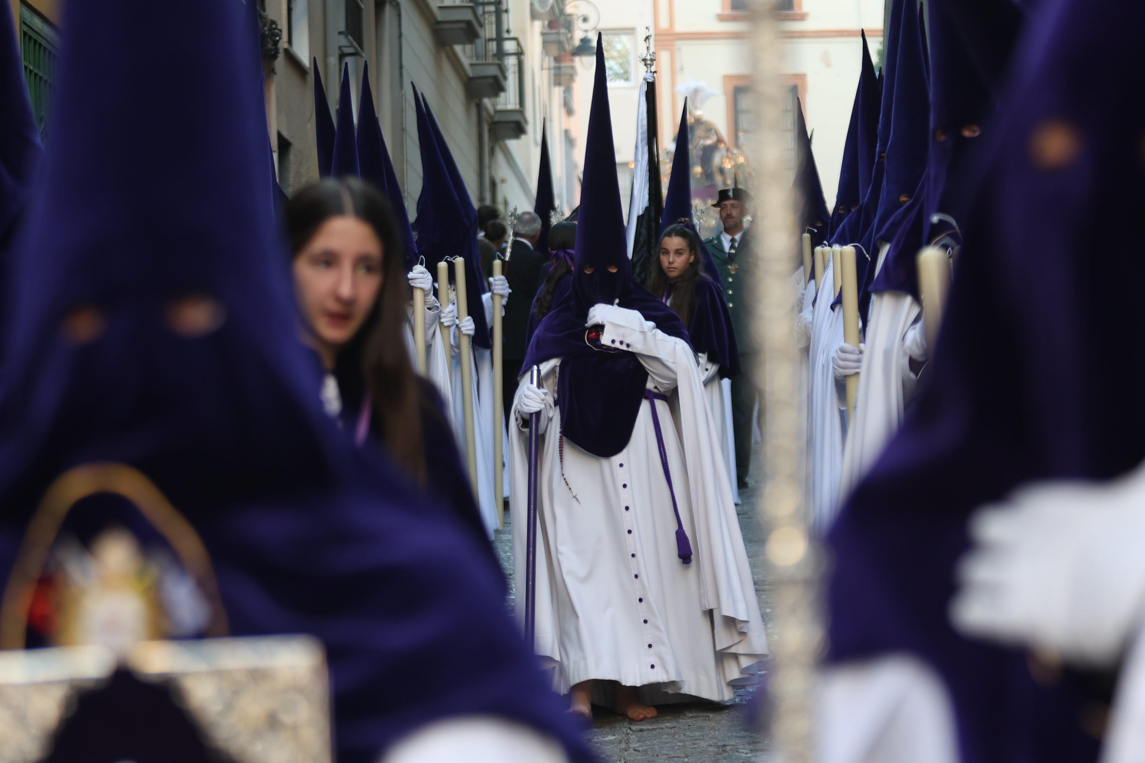 Las imágenes más llamativas y esperadas del Miércoles Santo en Granada