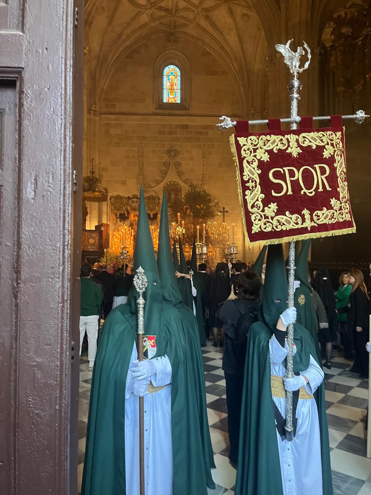 Las imágenes más llamativas y esperadas del Miércoles Santo en Granada