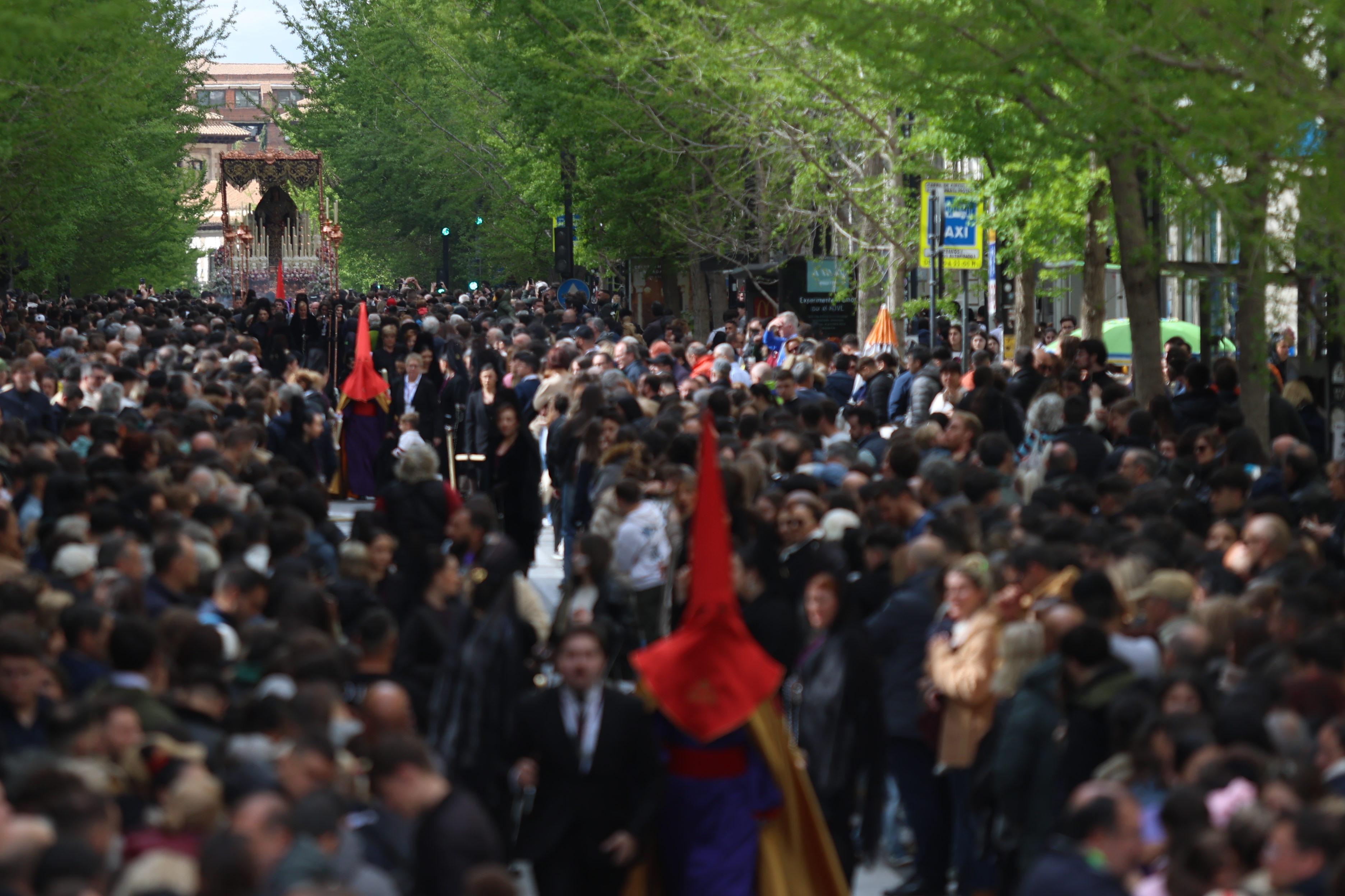 Las imágenes más llamativas y esperadas del Miércoles Santo en Granada
