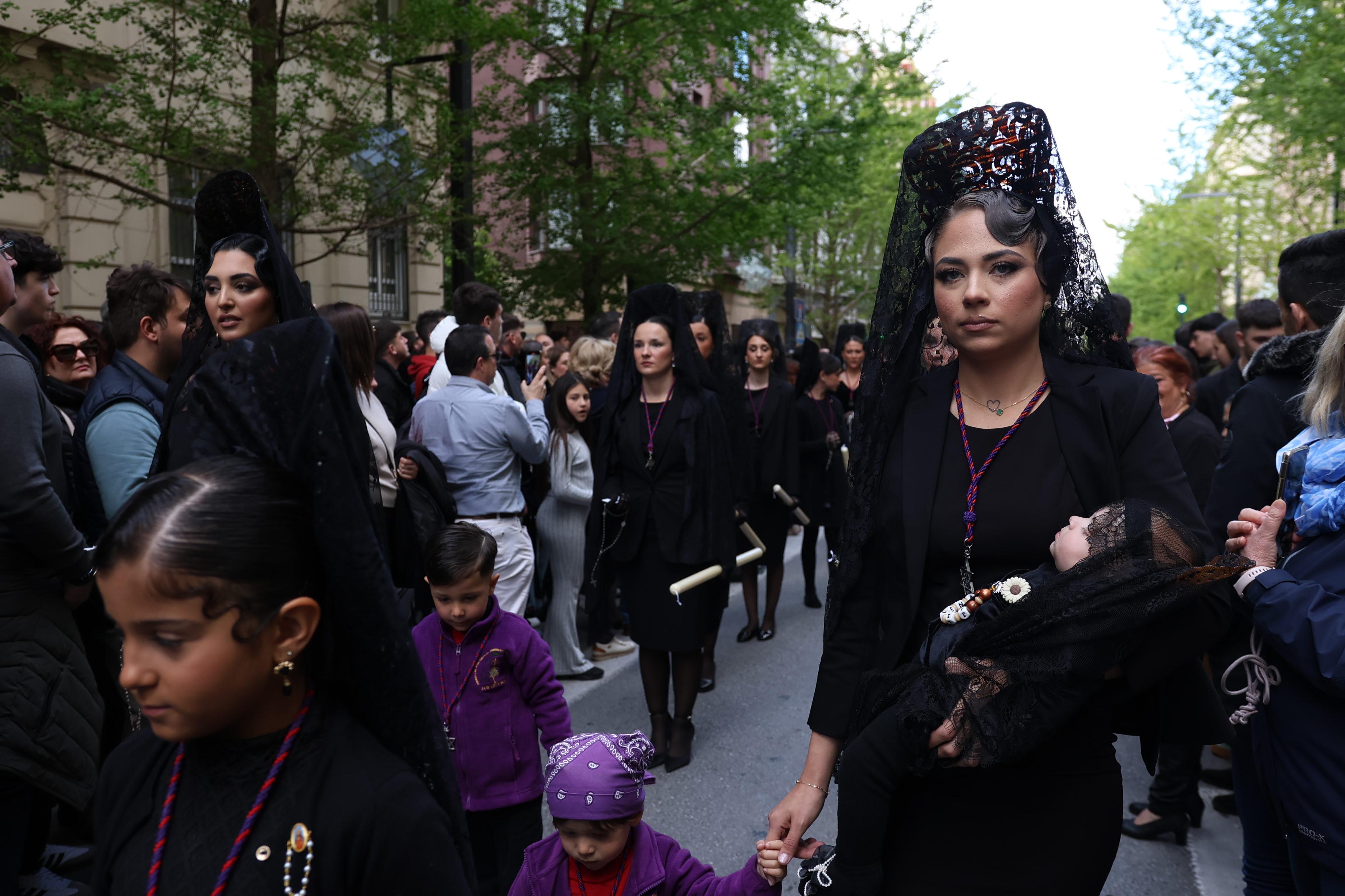 Las imágenes más llamativas y esperadas del Miércoles Santo en Granada