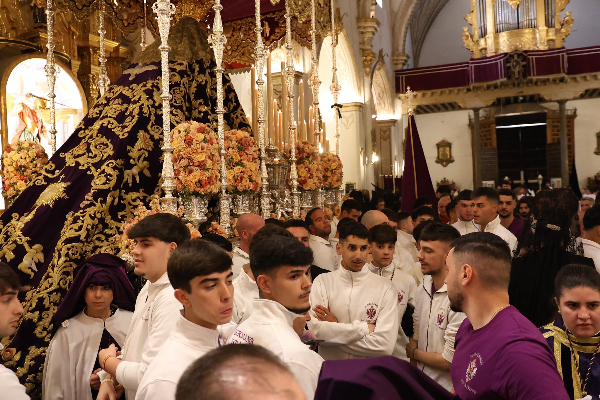 Las imágenes más llamativas y esperadas del Miércoles Santo en Granada