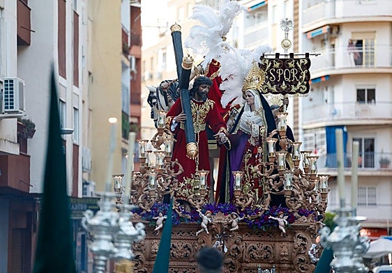 El Gran Poder recorrió las calles de Jaén desde Peñamefécit.