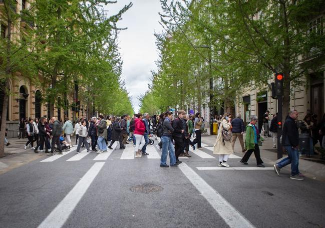 Atravesando la Gran Vía.