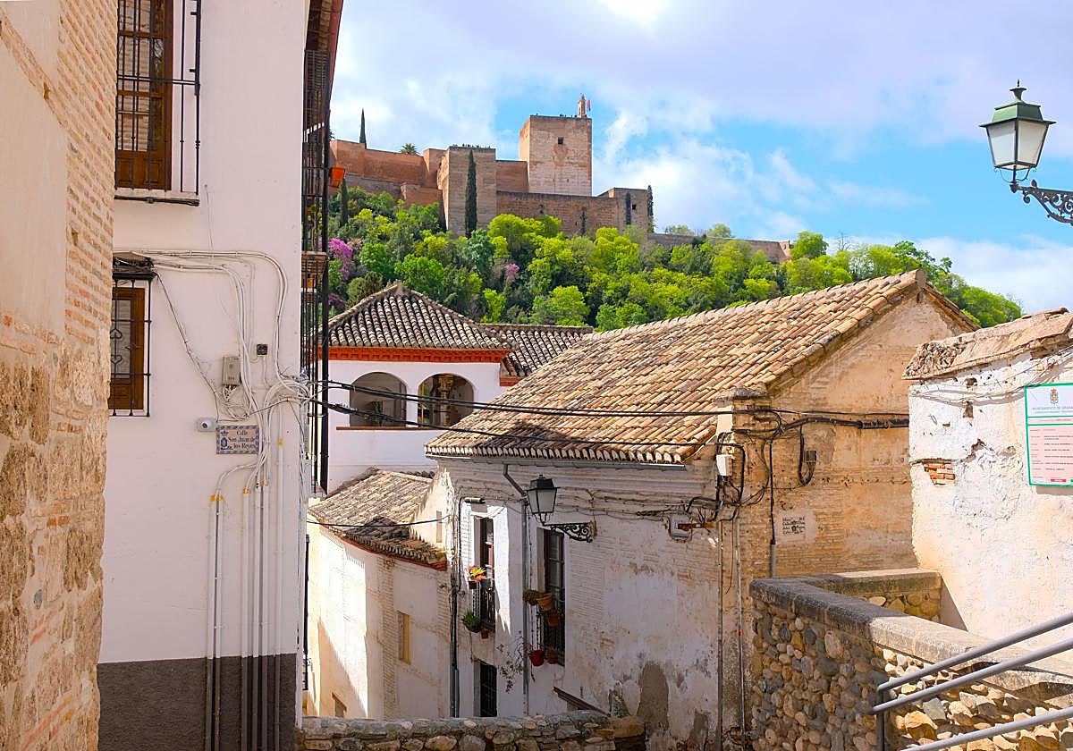 Cableado entre edificios desde la torre de la Vela