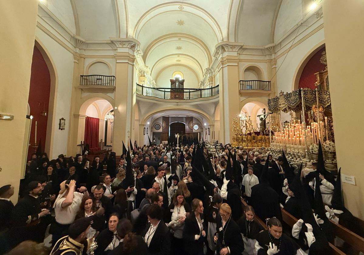 Los Escolapios lamentan la sustracción de joyas: «Han robado a la madre de Dios y eso no se hace» | Ideal