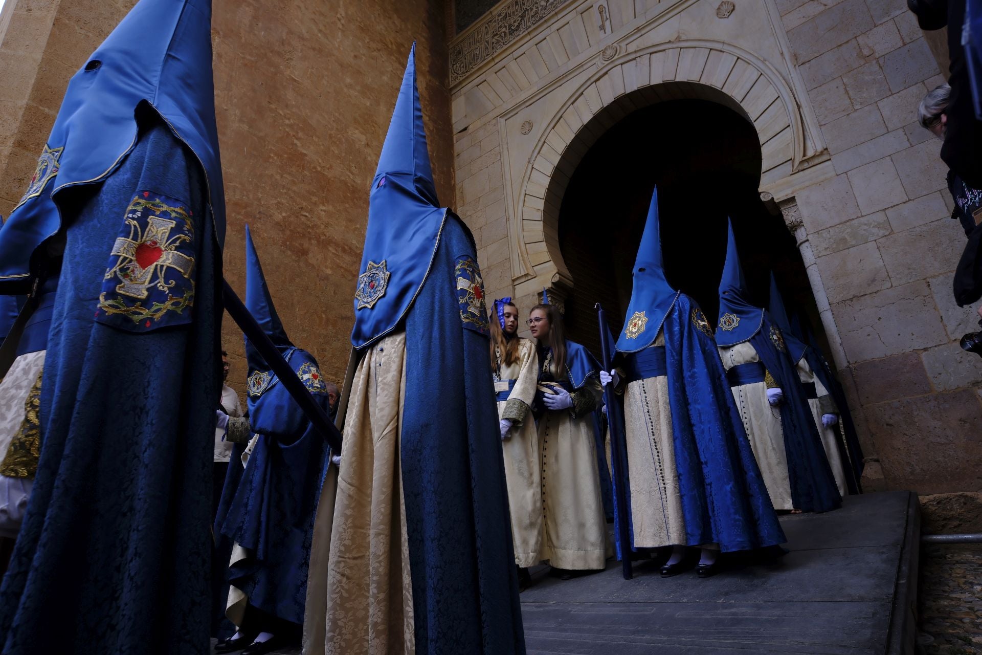 Las mejores imágenes de Santa María de la Alhambra en el Sábado Santo