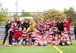 Celebración del Granada femenino B.
