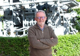 El doctor Melguizo, que se jubiló el 1 de diciembre de 2024, en las instalaciones de IDEAL.
