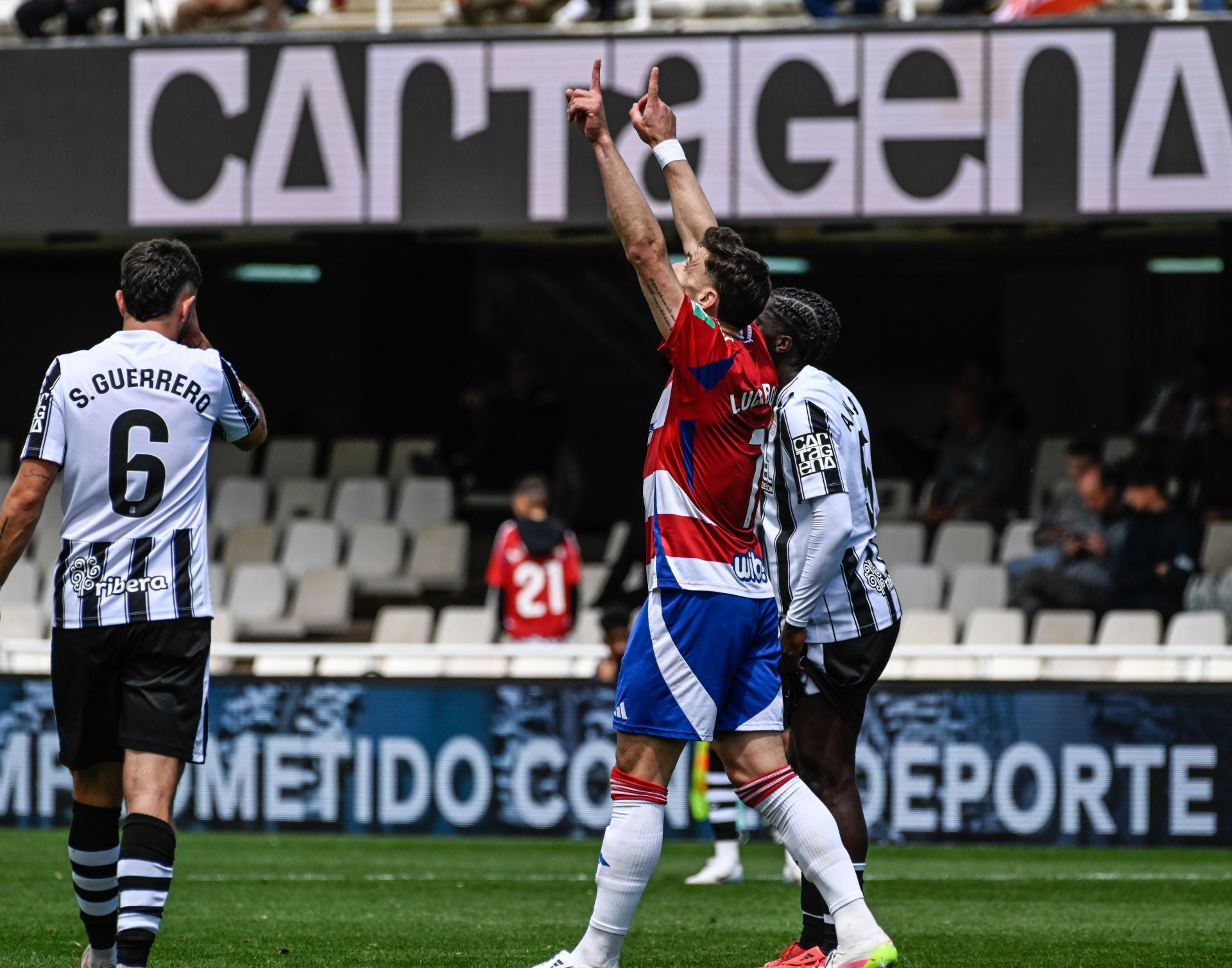 Las mejores imágenes del Cartagena - Granada CF