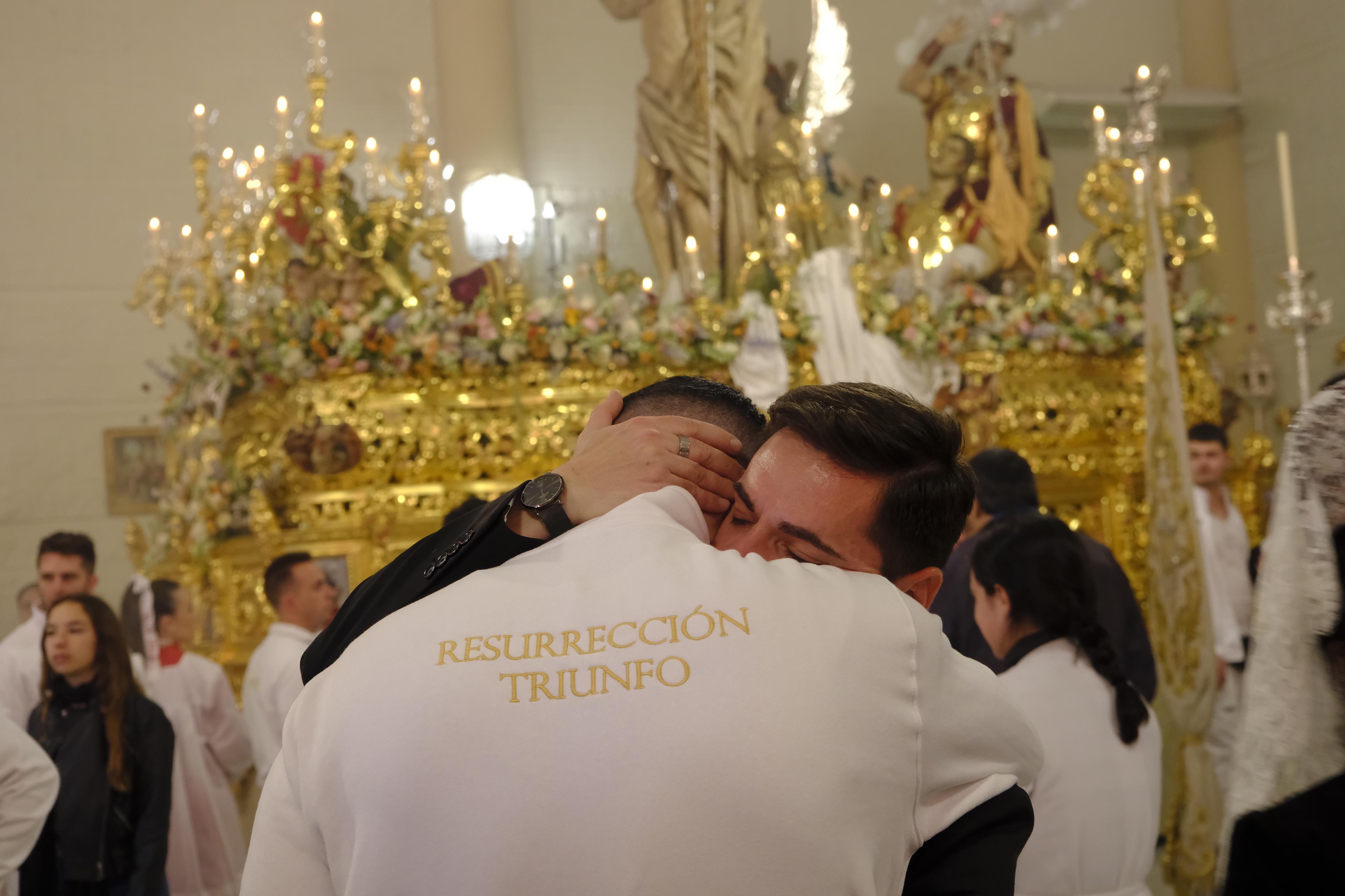 Lágrimas en Resurrección y Triunfo