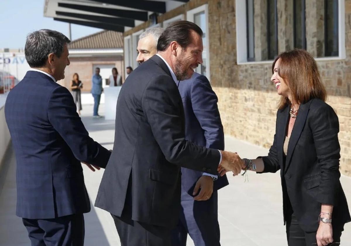 El doble rasero del Gobierno dispara la bronca por la supresión de la gratuidad del transporte para menores