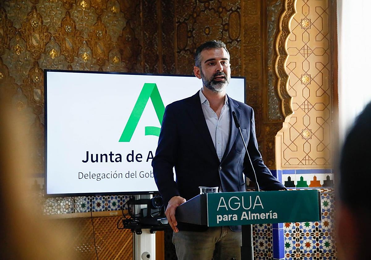 El consejero de Agricultura, Pesca, Agua y Desarrollo Rural, Ramón Fernández-Pacheco.