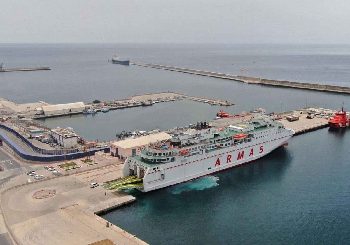 Melilla pide cambiar el ferri de fin de semana con Motril al puerto de Almería