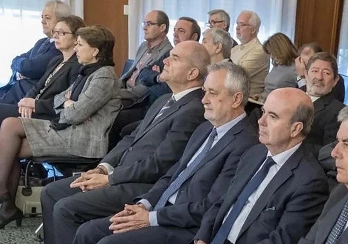 Banquillo de los acusados durante el juicio por la pieza política de los ERE.