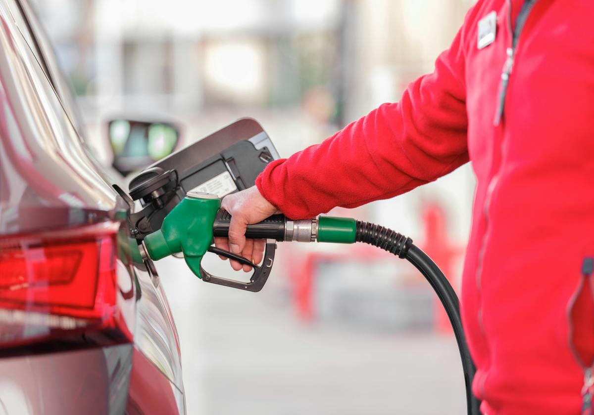 El éxito de la gasolinera de los precios bajos en españa: abren nuevas estaciones | ideal