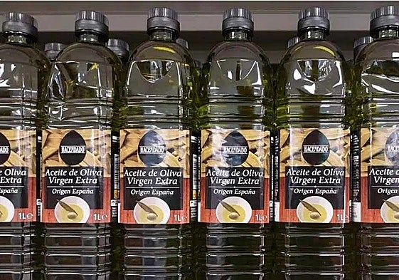 Mercadona rebaja su garrafa de 3 litros de aceite de oliva virgen extra de Hacendado.