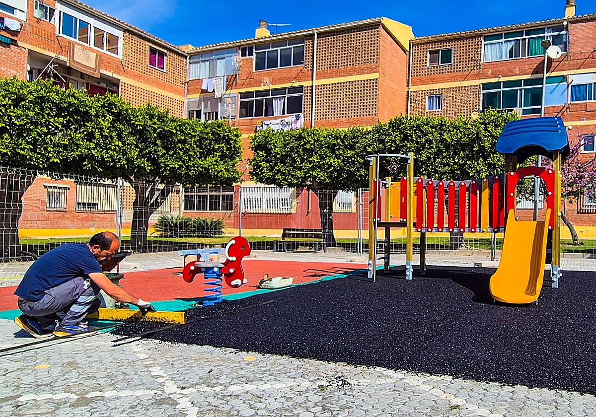 Motril cambiará la cara del parque infantil de la Fabriquilla