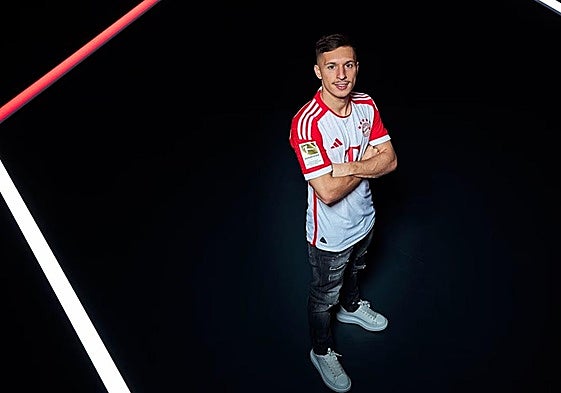 Bryan Zaragoza, tras su fichaje por el conjunto alemán.