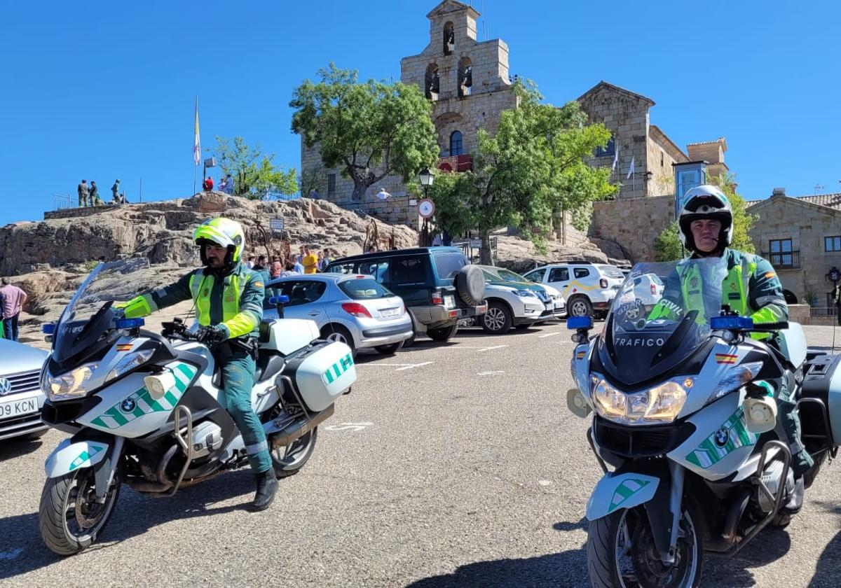 Agentes de la Guardia Civil, para la romería de Andújar.