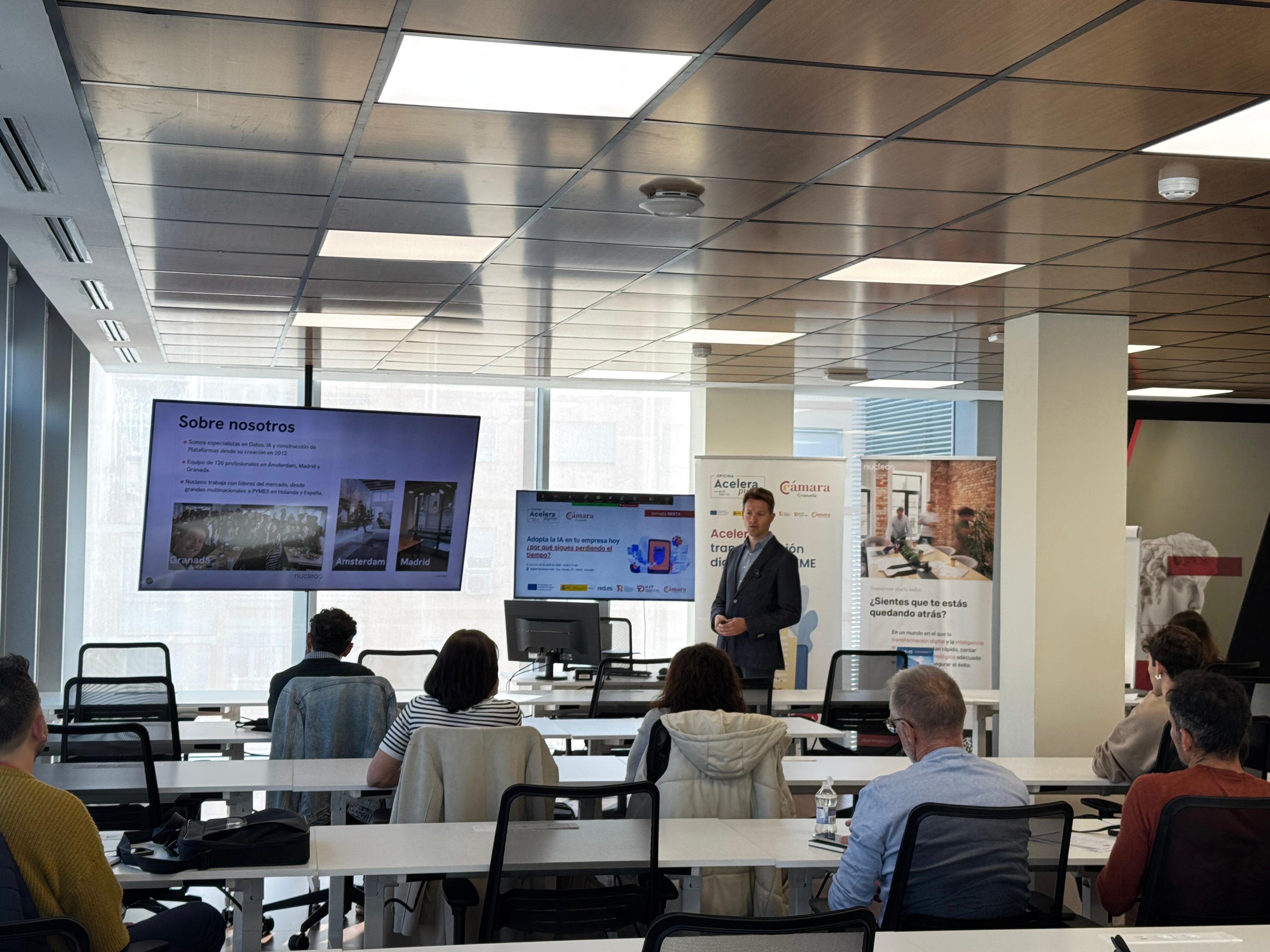 El empresario Arnoud Krom durante su charla en Cámara Granada. IDEAL